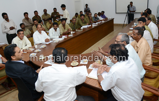 Auto drivers association at DC office